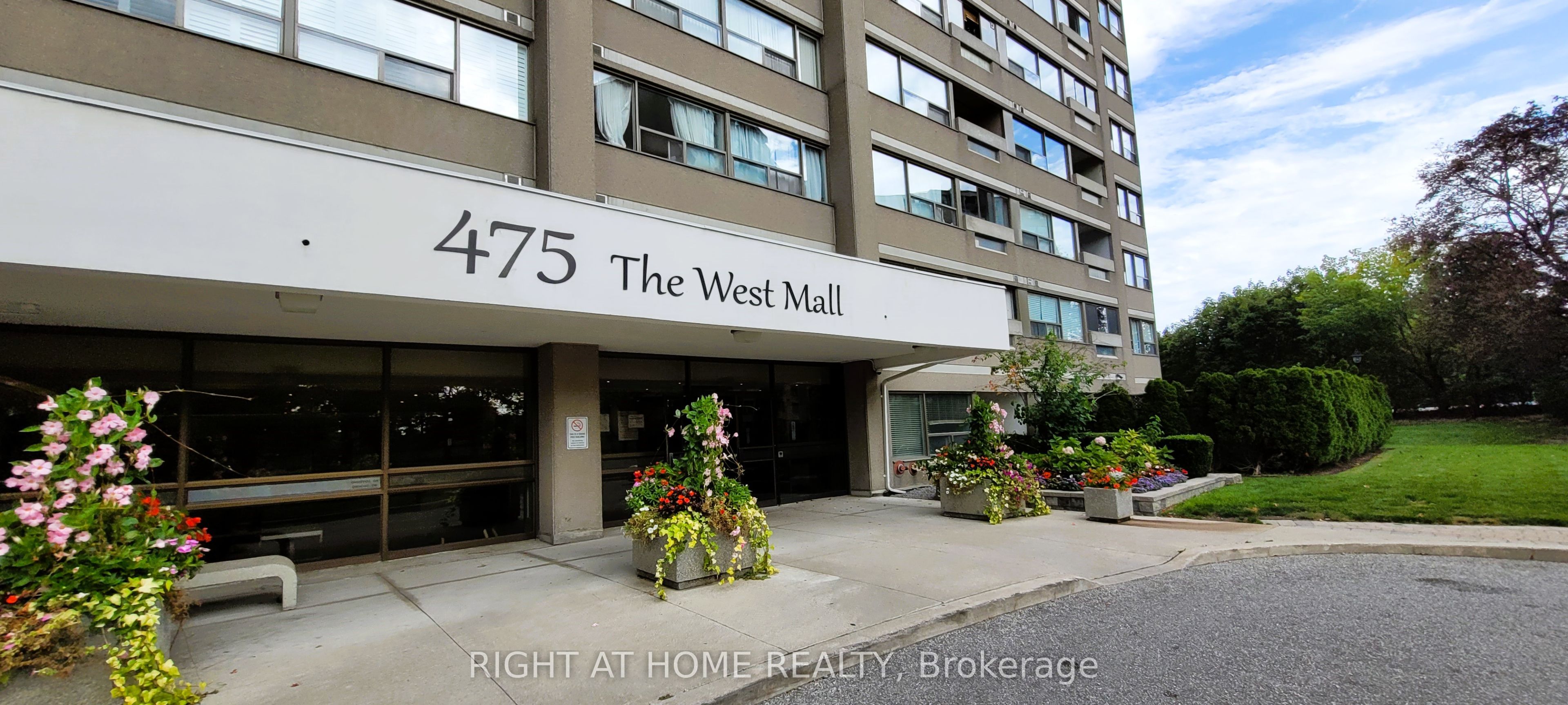 475 The West Mall 517 Property Photo 1