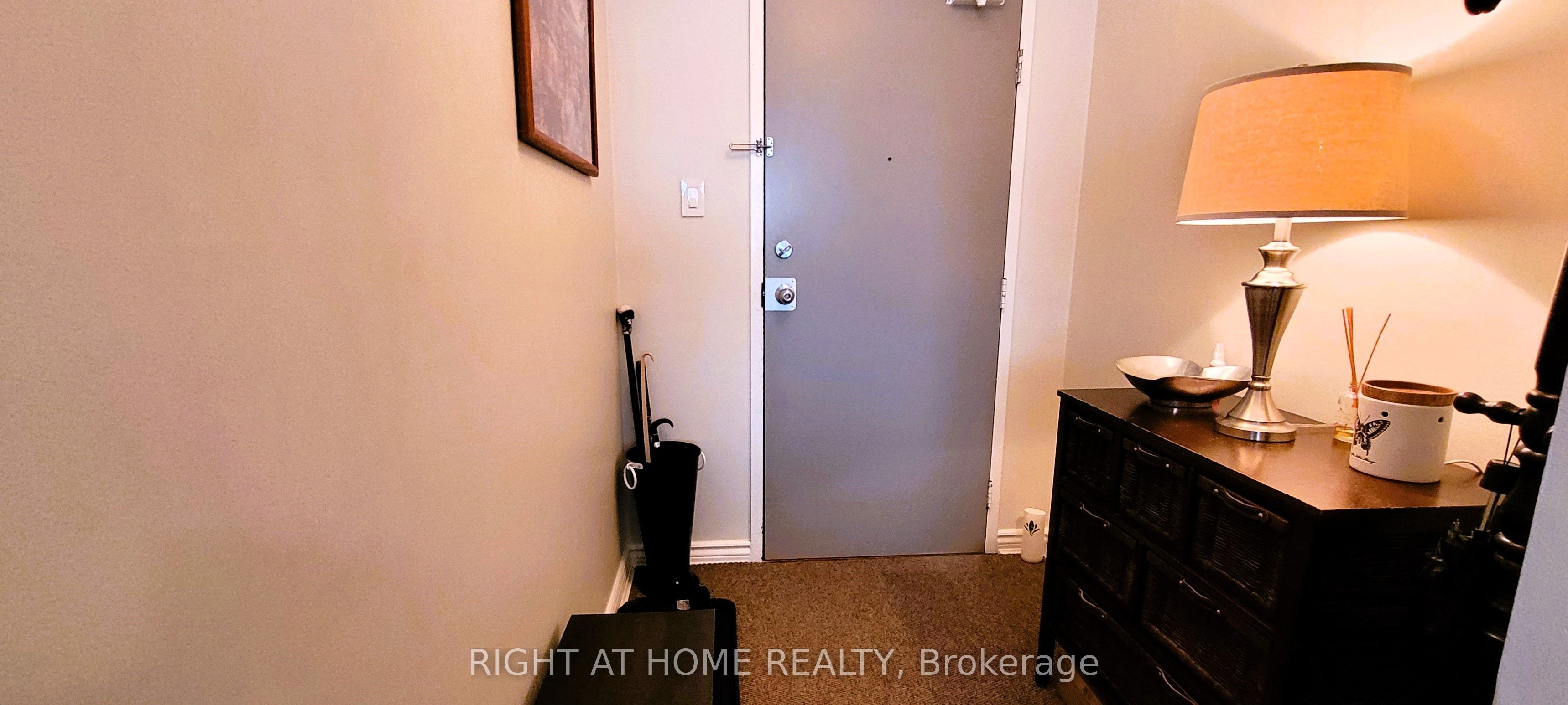 475 The West Mall 517 Property Photo 6