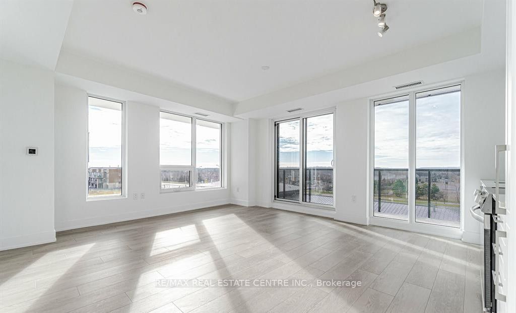 2450 Old Bronte Road 232 Property Photo 6