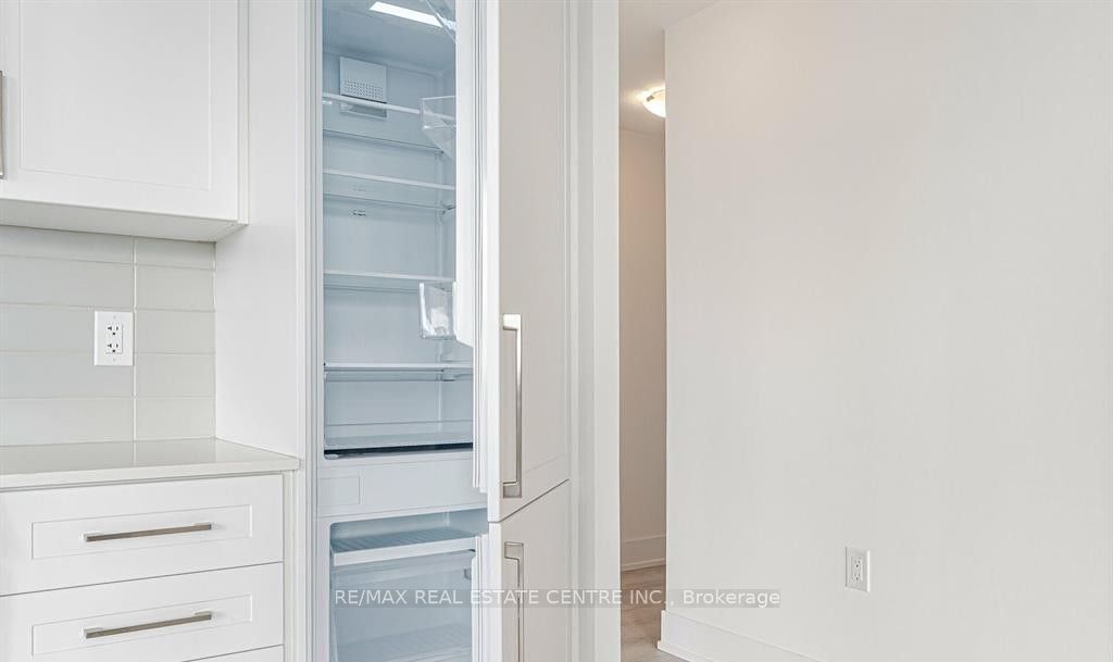 2450 Old Bronte Road 232 Property Photo 14