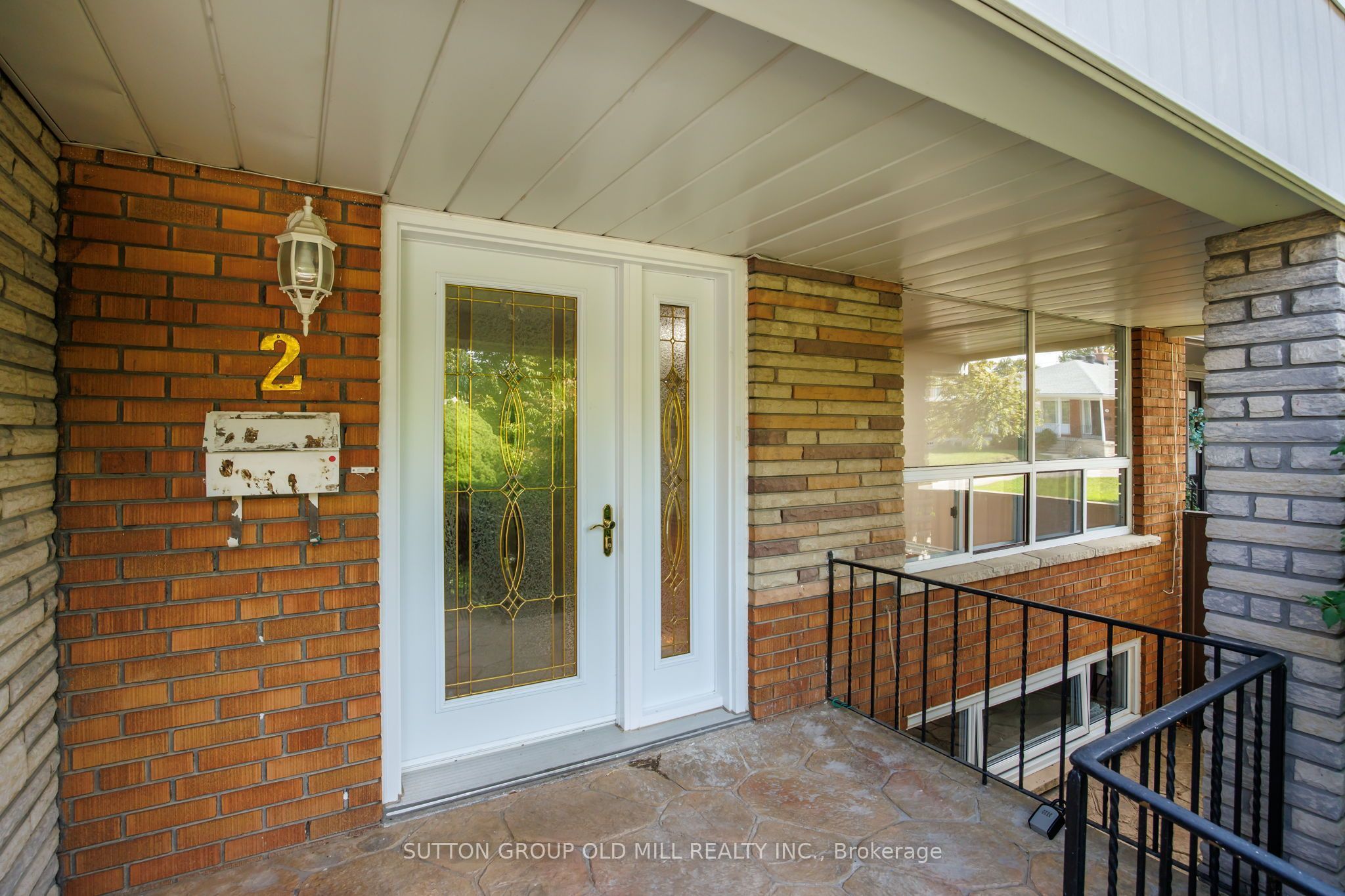 2 Leita Court Property Photo 2
