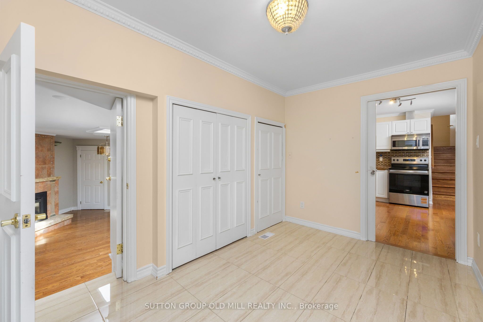 2 Leita Court Property Photo 4