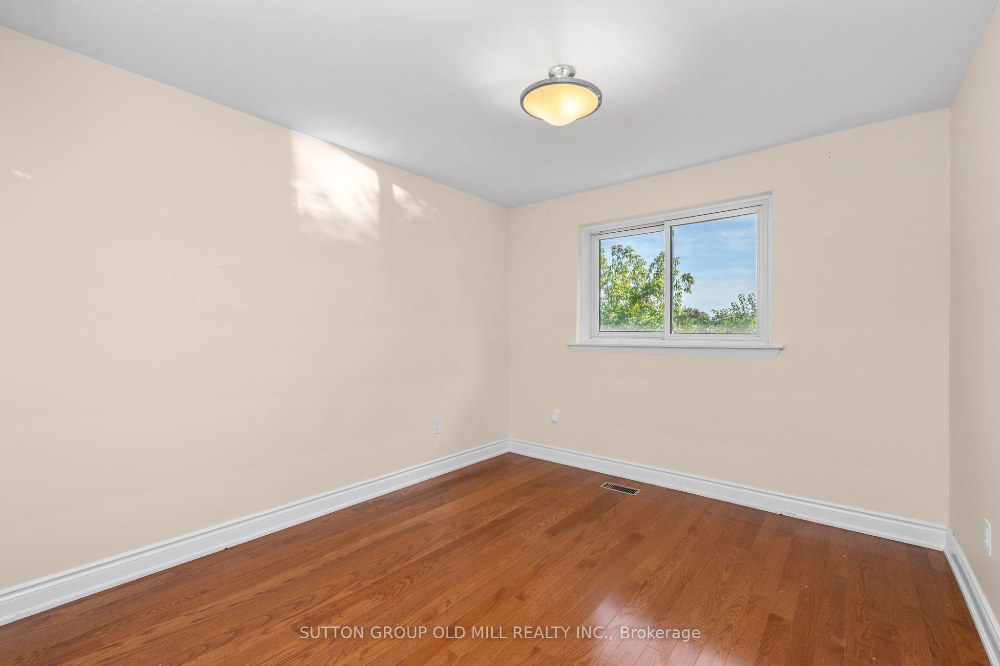 2 Leita Court Property Photo 14