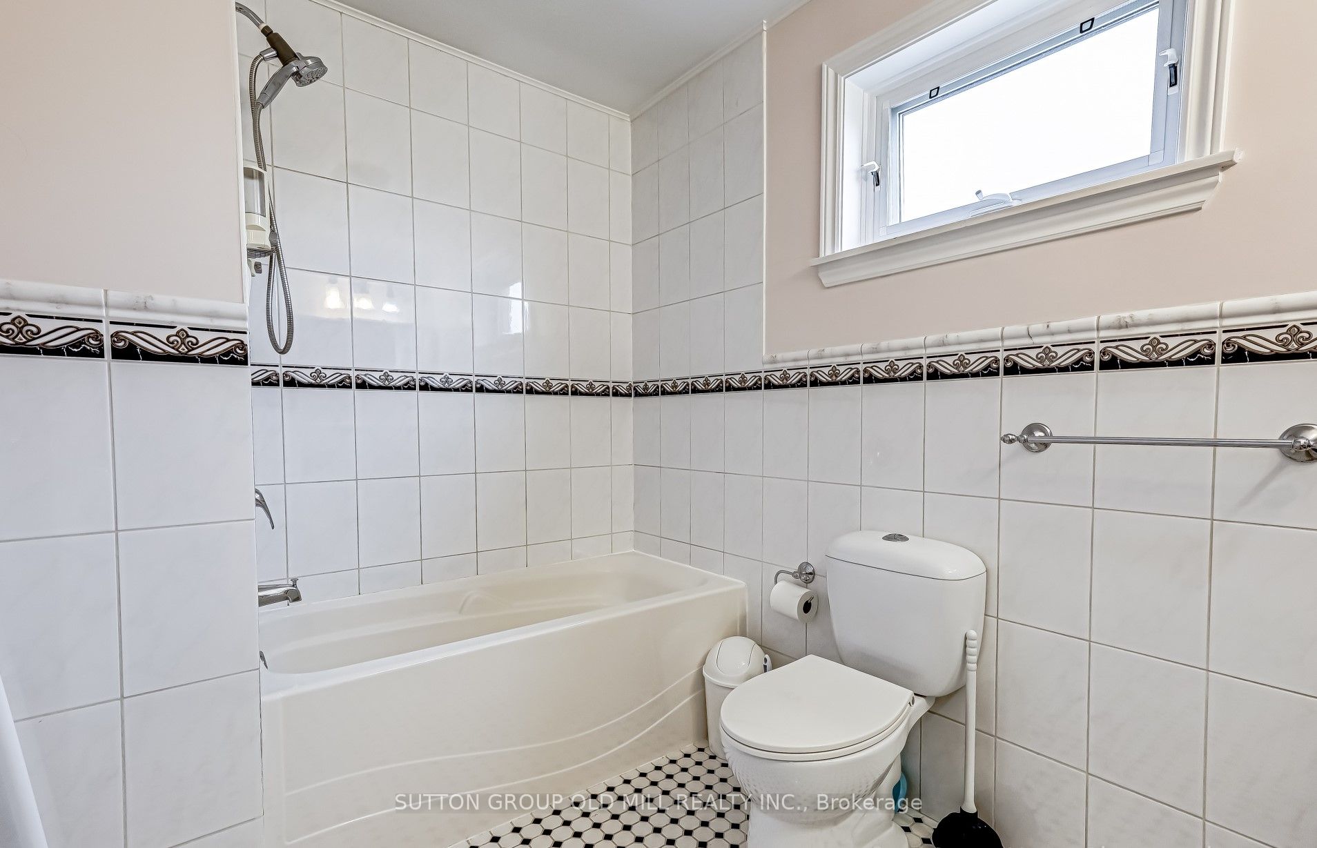 2 Leita Court Property Photo 15