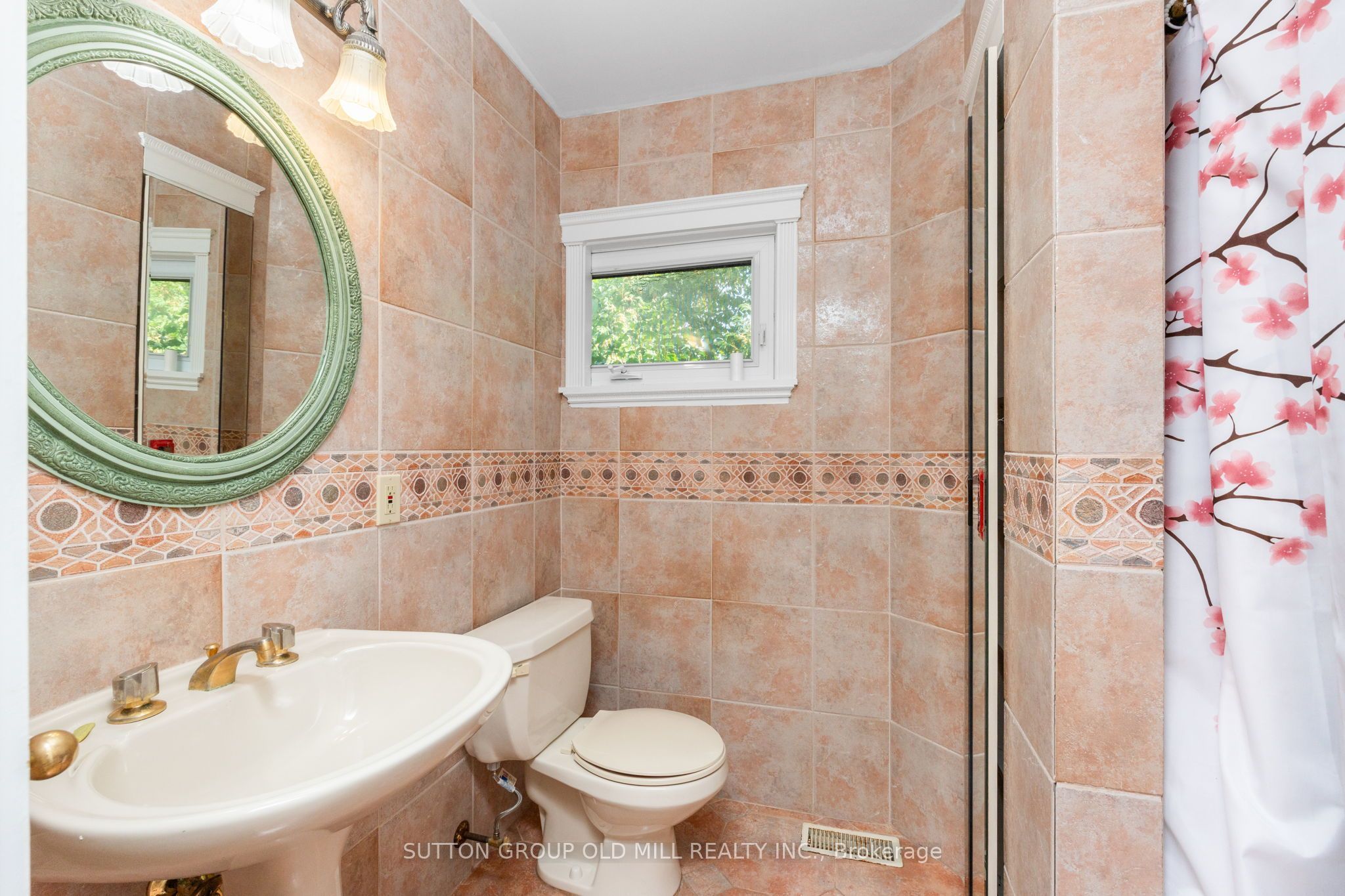 2 Leita Court Property Photo 18