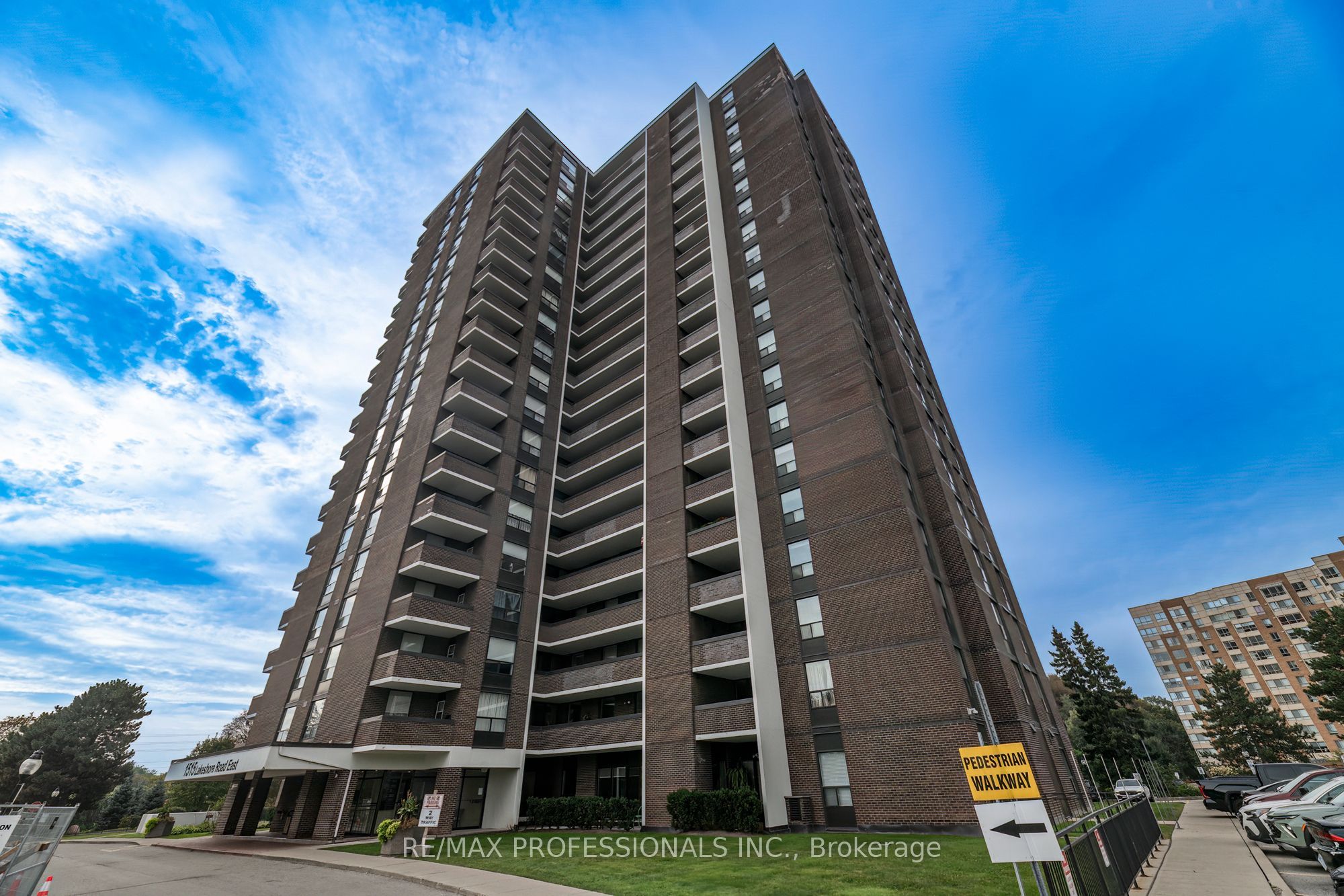 1515 Lakeshore Road 708 Property Photo 1