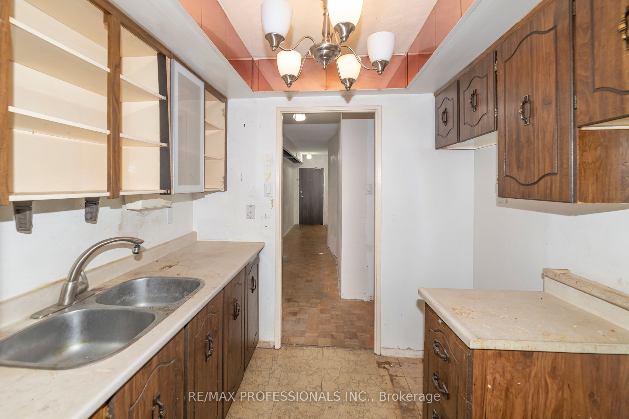 1515 Lakeshore Road 708 Property Photo 9