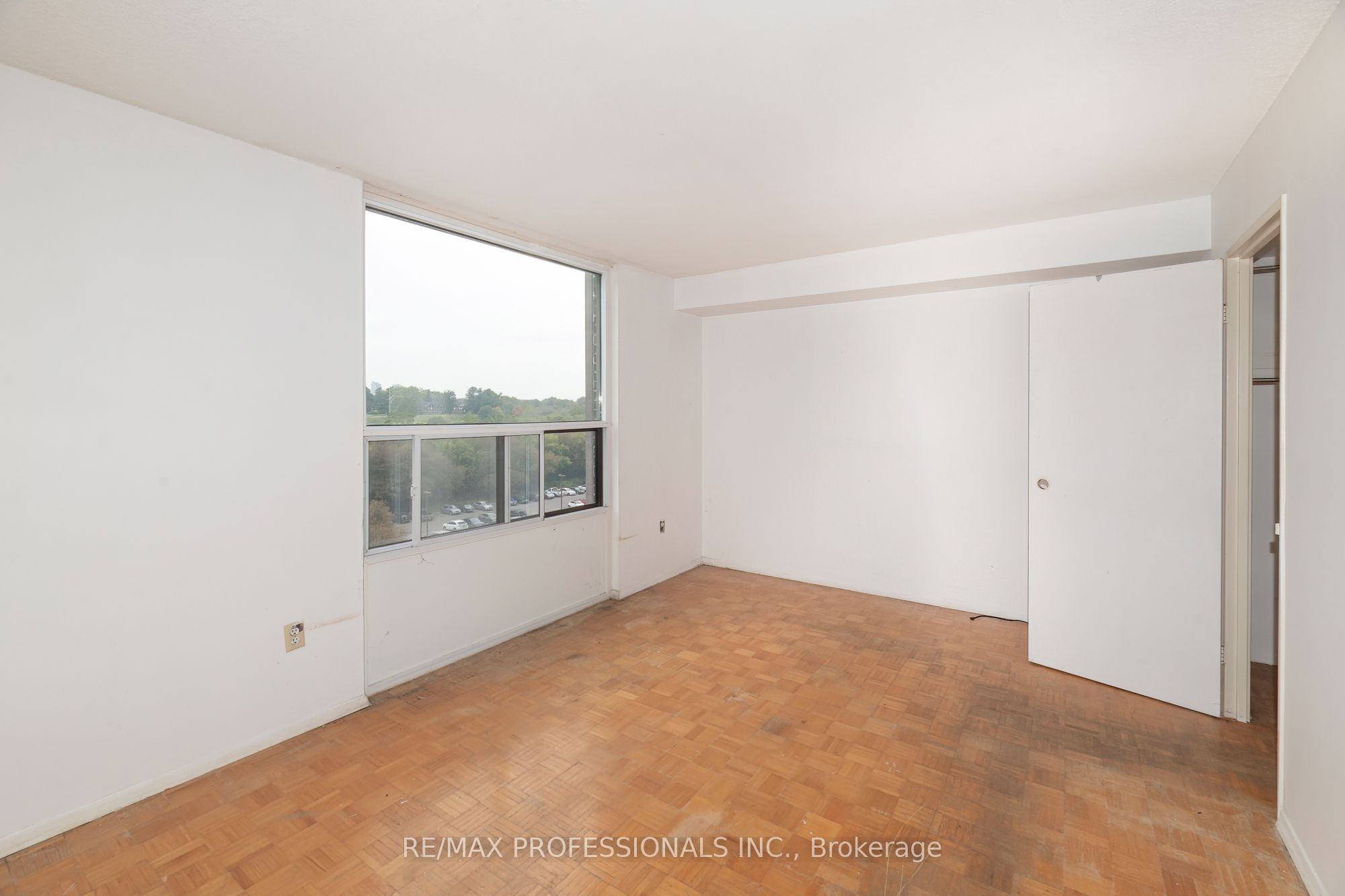 1515 Lakeshore Road 708 Property Photo 14
