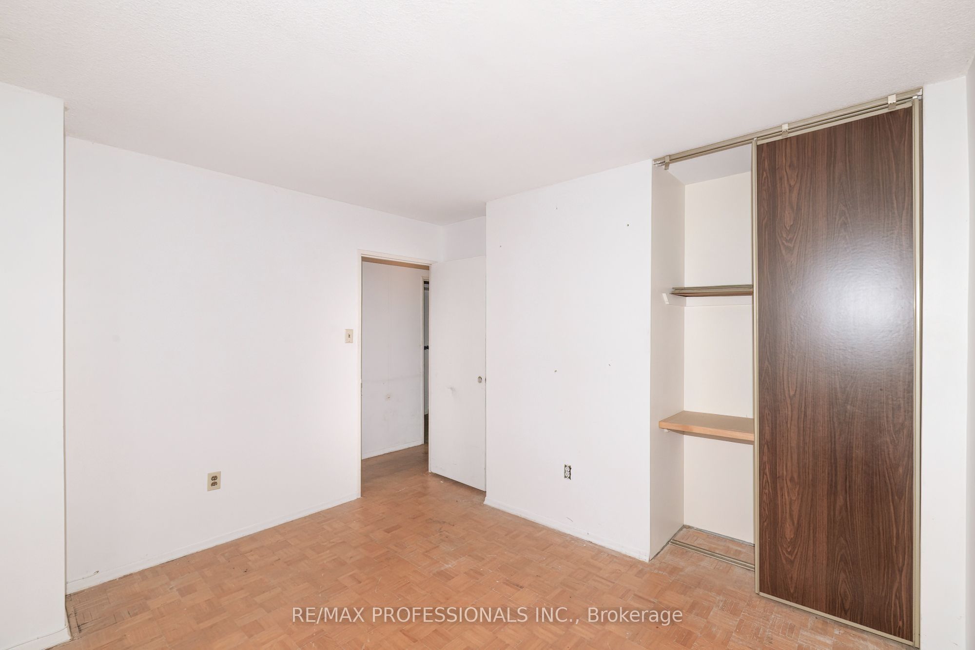 1515 Lakeshore Road 708 Property Photo 17