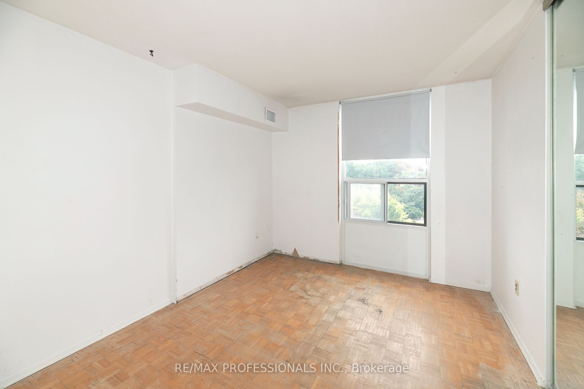1515 Lakeshore Road 708 Property Photo 18