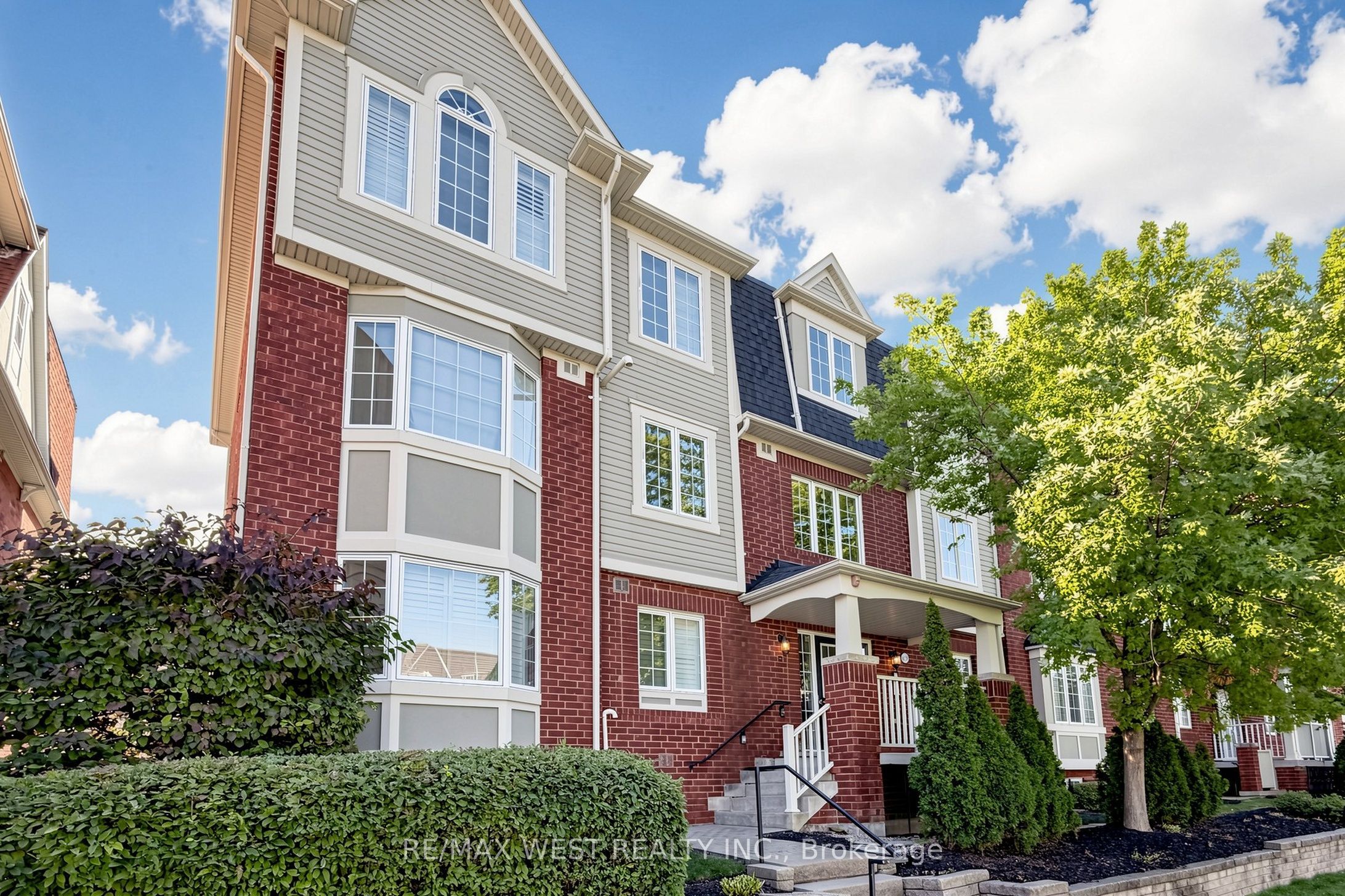 608 Shoreline Drive 1