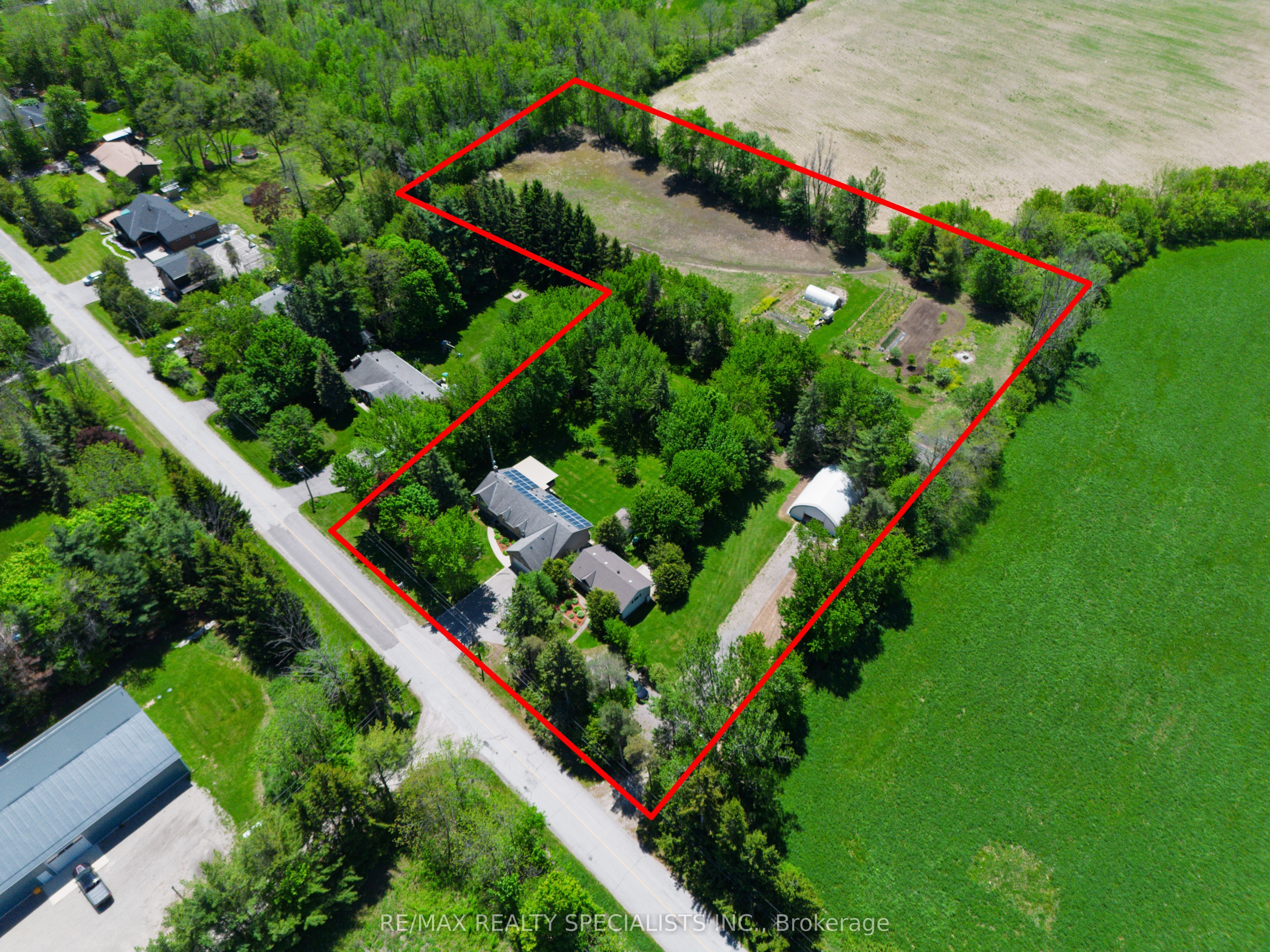 10642 Sixth Line Property Photo 2