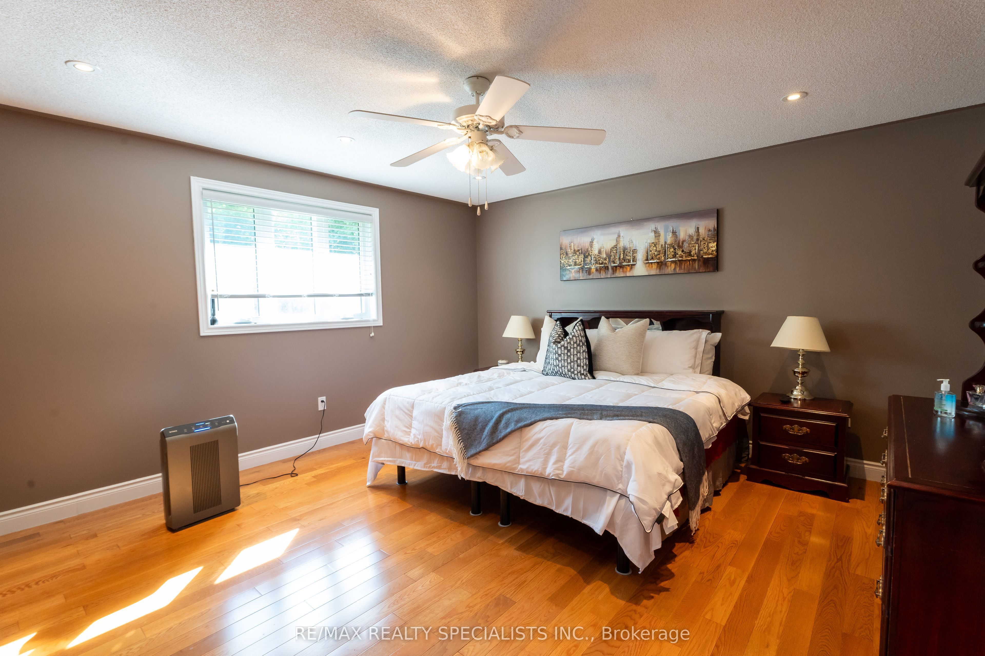10642 Sixth Line Property Photo 11