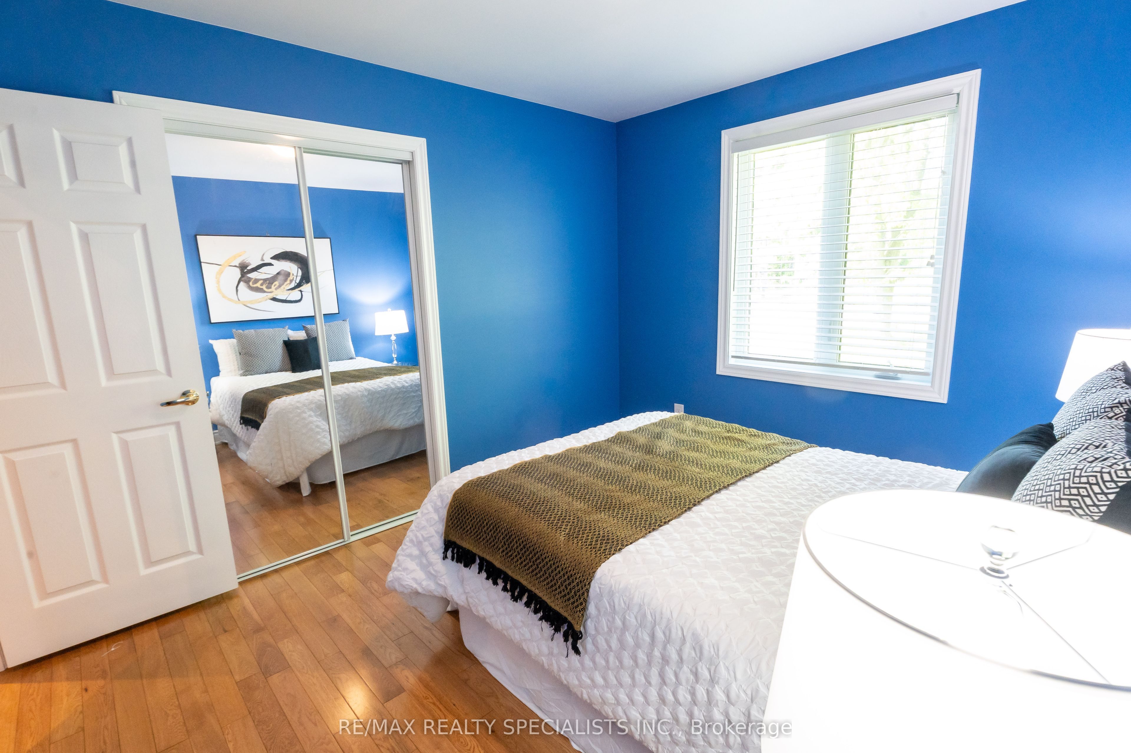 10642 Sixth Line Property Photo 15