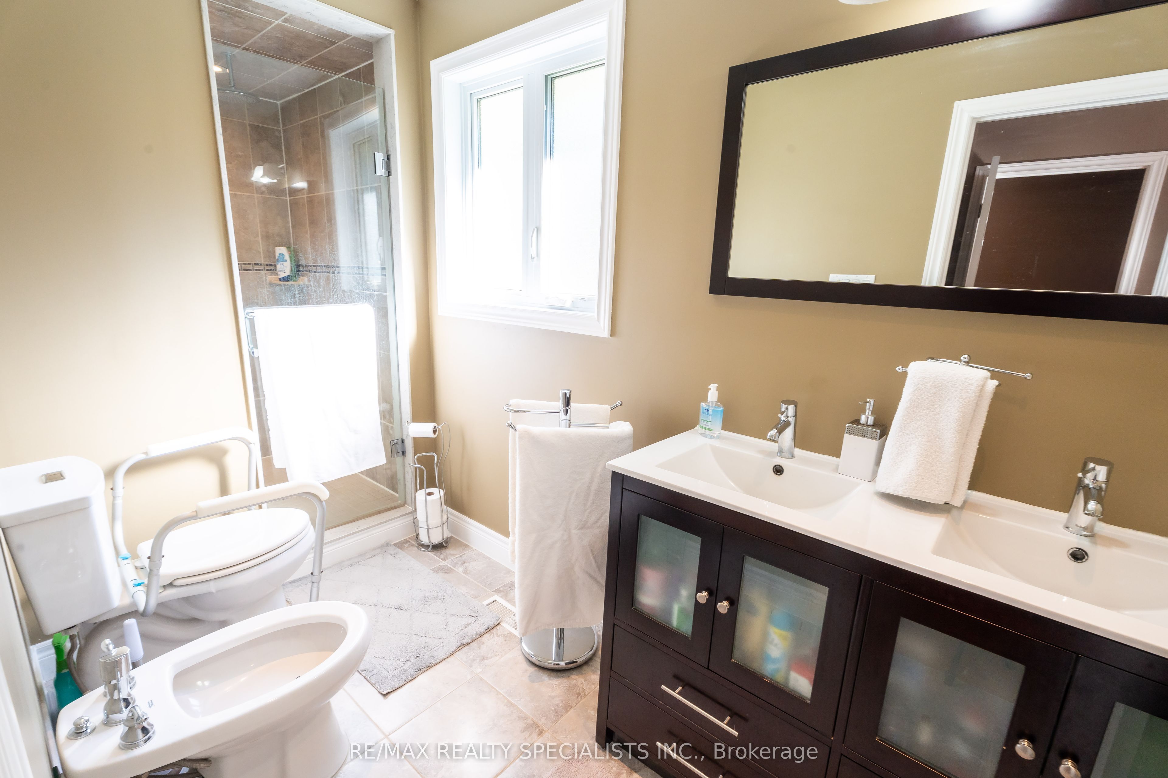 10642 Sixth Line Property Photo 17