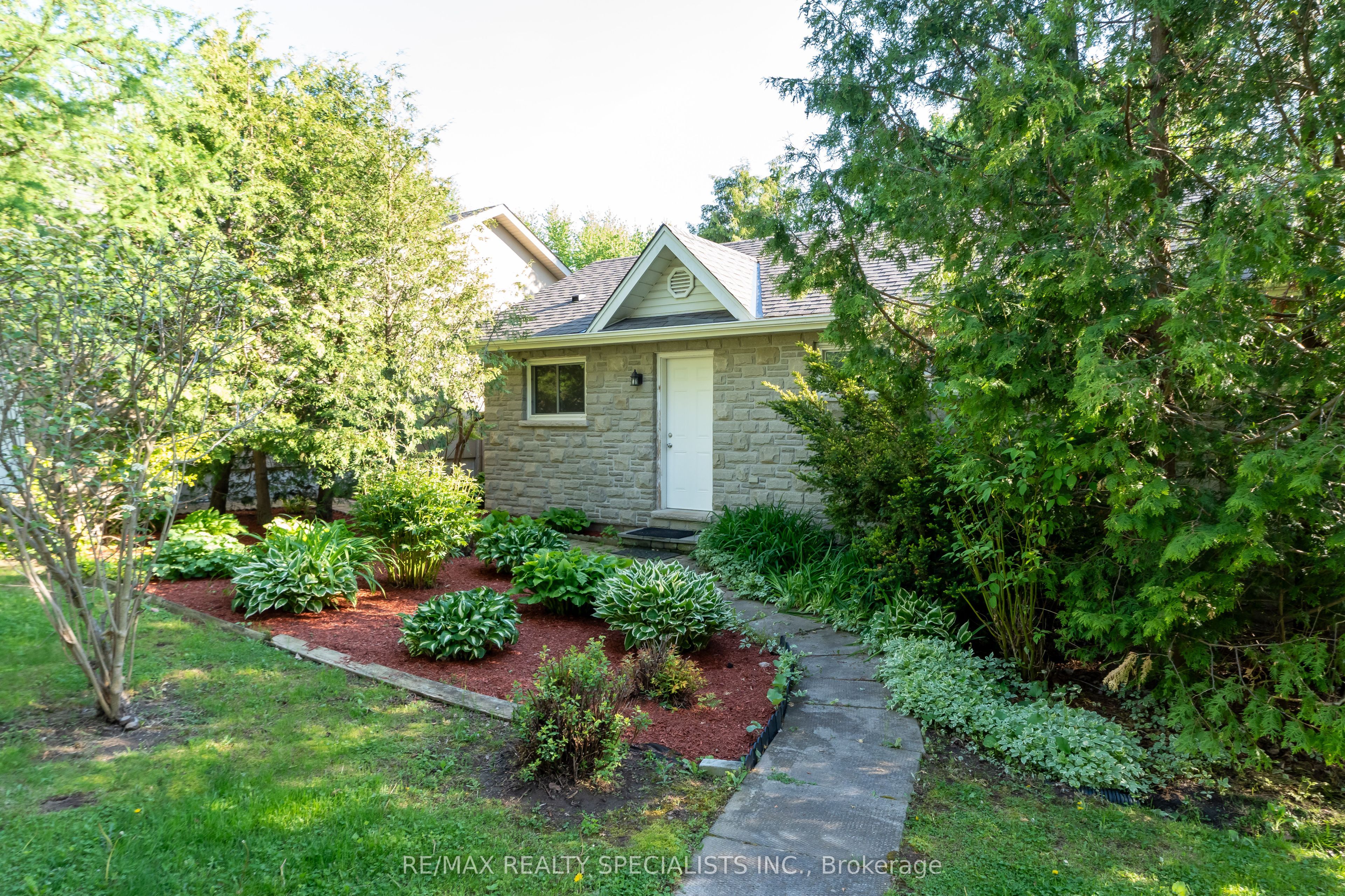 10642 Sixth Line Property Photo 29
