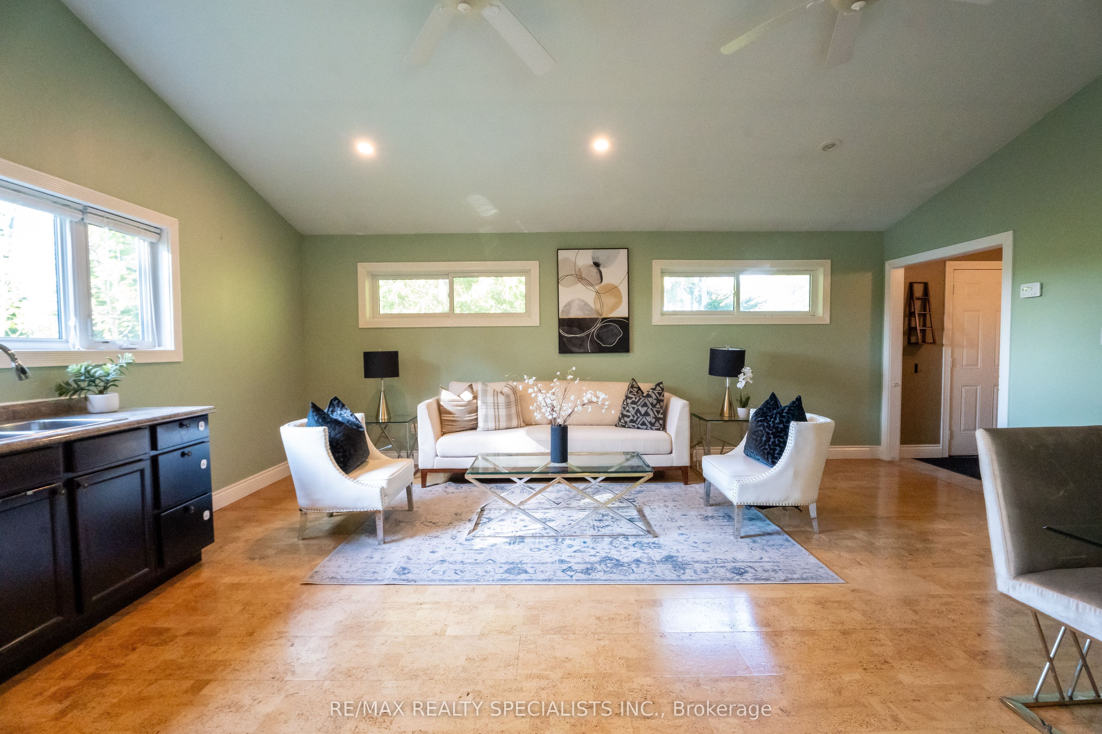 10642 Sixth Line Property Photo 30