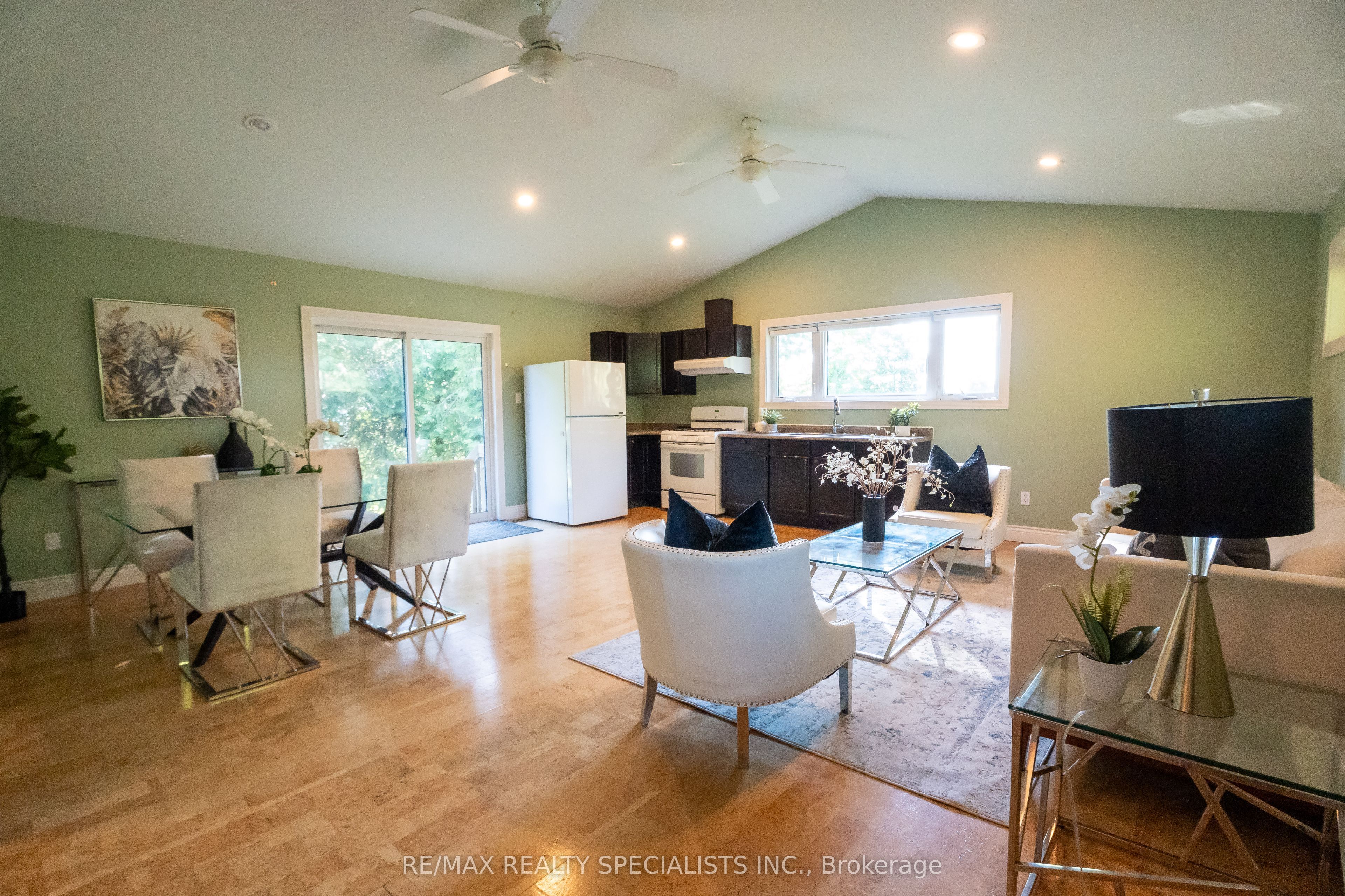 10642 Sixth Line Property Photo 31