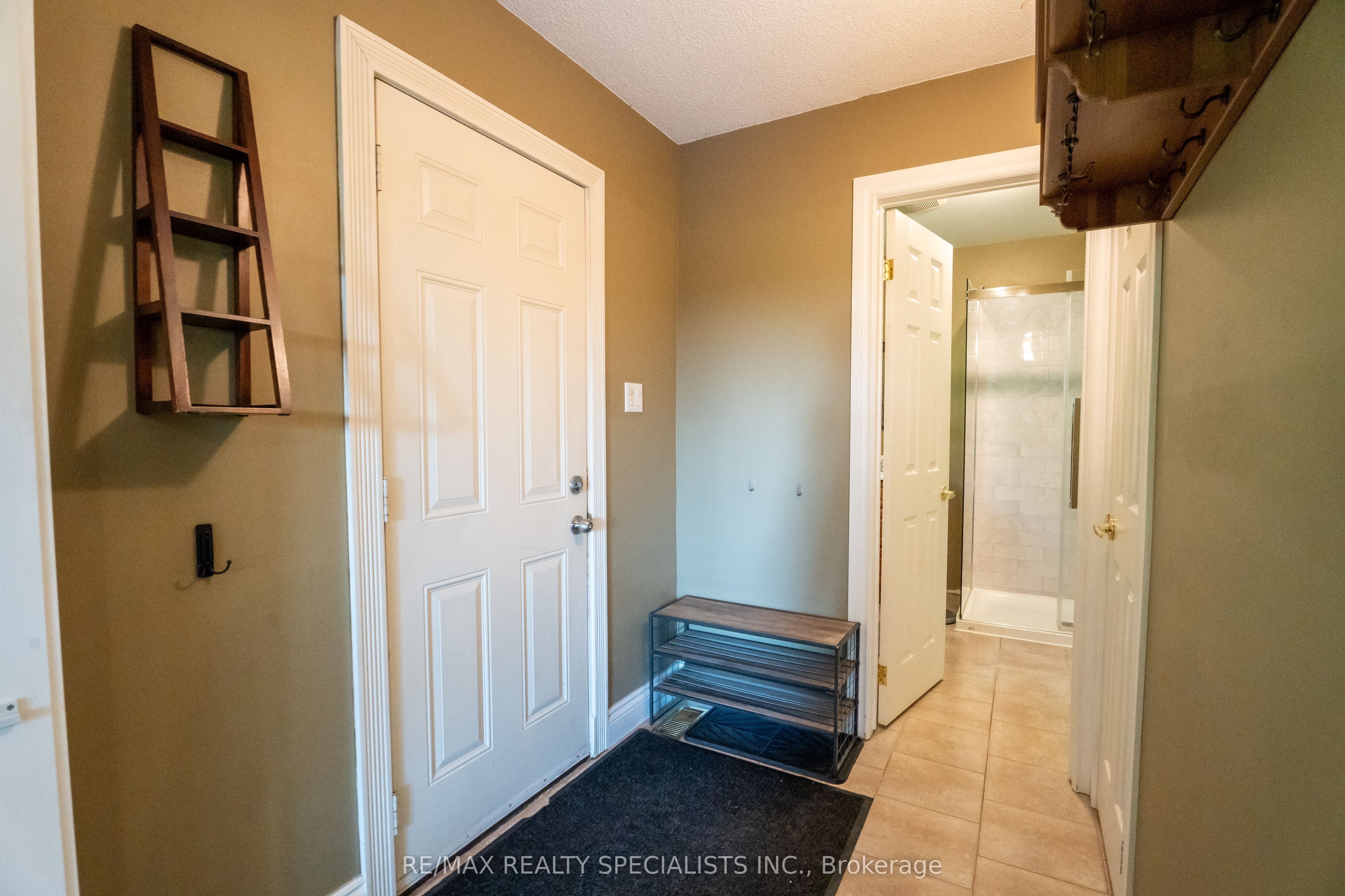 10642 Sixth Line Property Photo 38