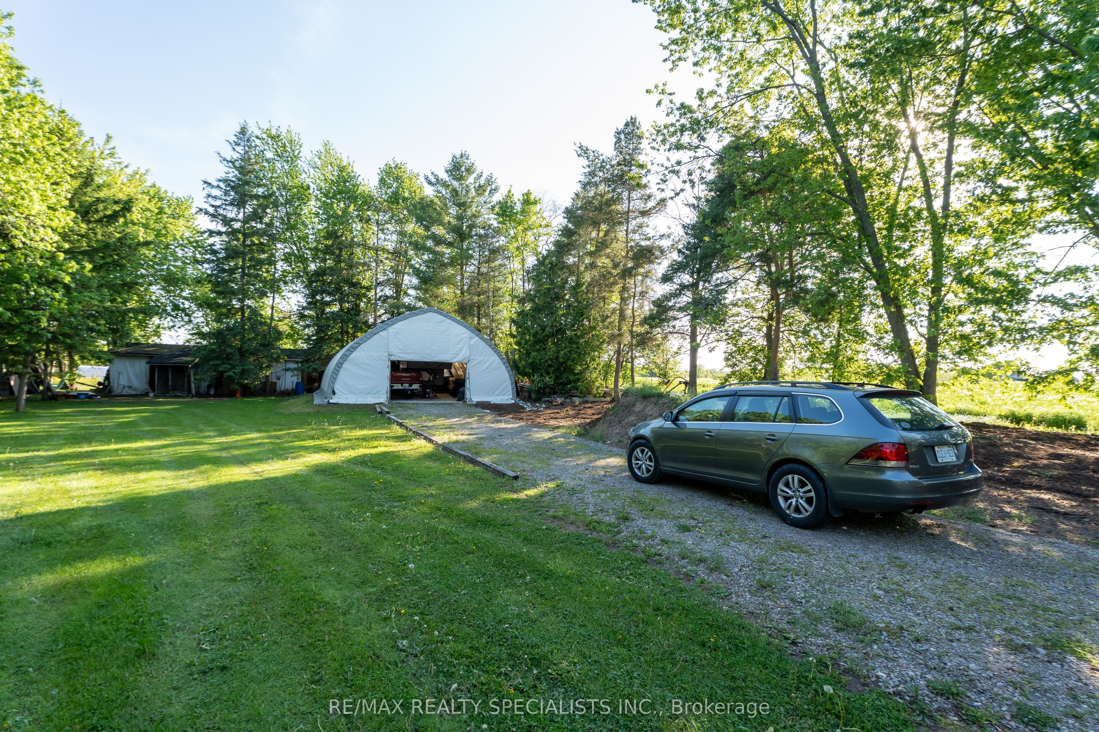 10642 Sixth Line Property Photo 40