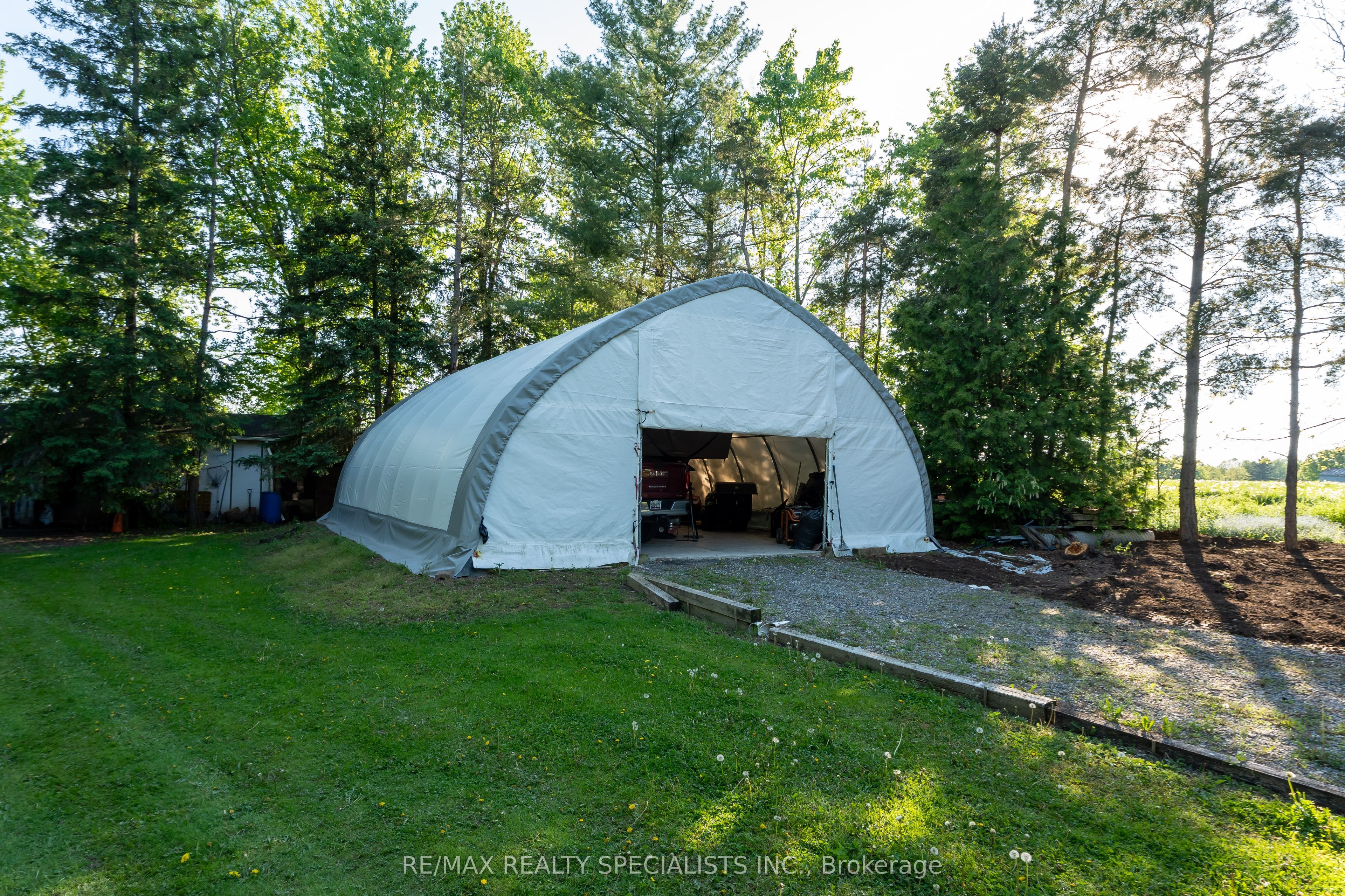 10642 Sixth Line Property Photo 41