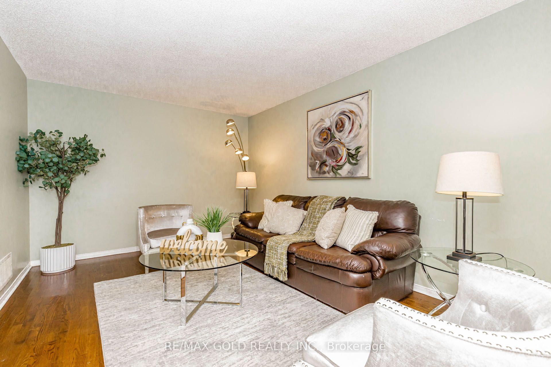 93 Lauchlin Crescent Property Photo 4