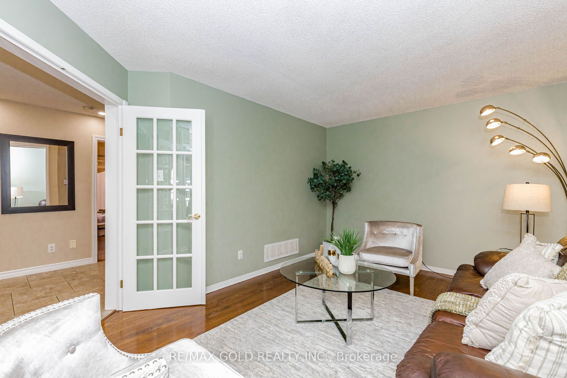 93 Lauchlin Crescent Property Photo 5