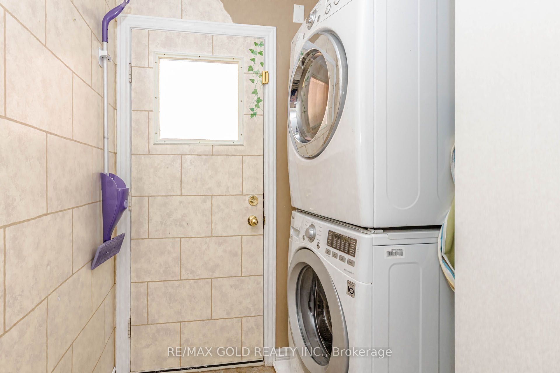93 Lauchlin Crescent Property Photo 16