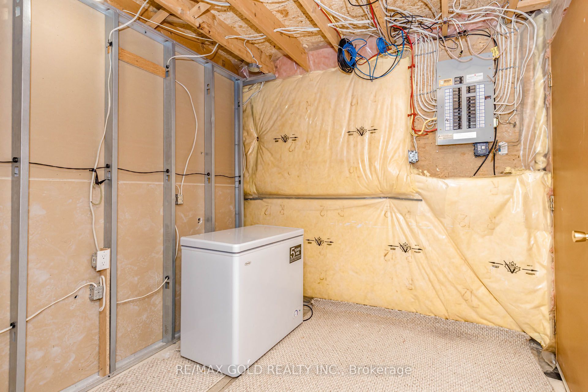 93 Lauchlin Crescent Property Photo 43