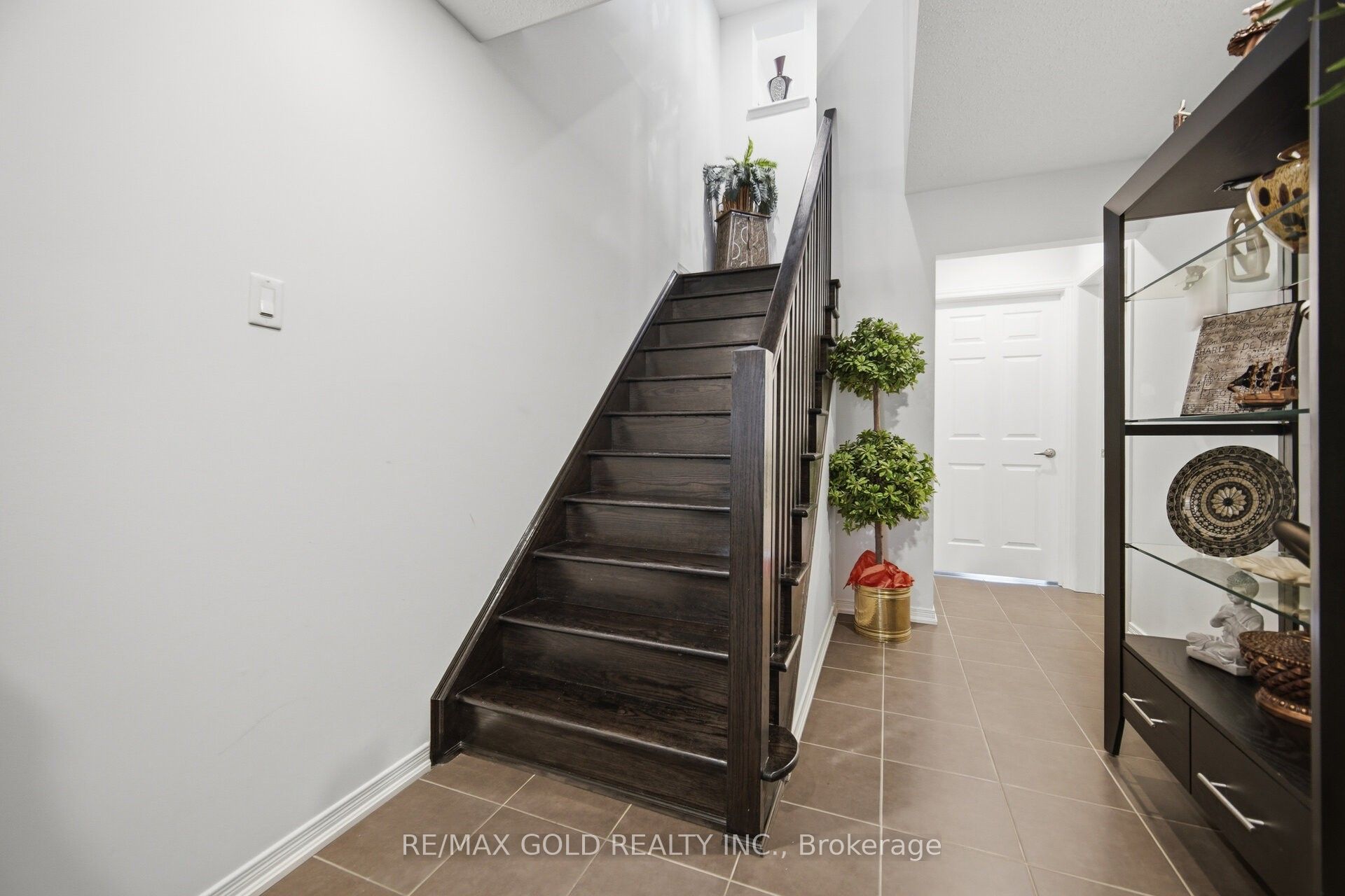 4 Utopia Way Property Photo 3
