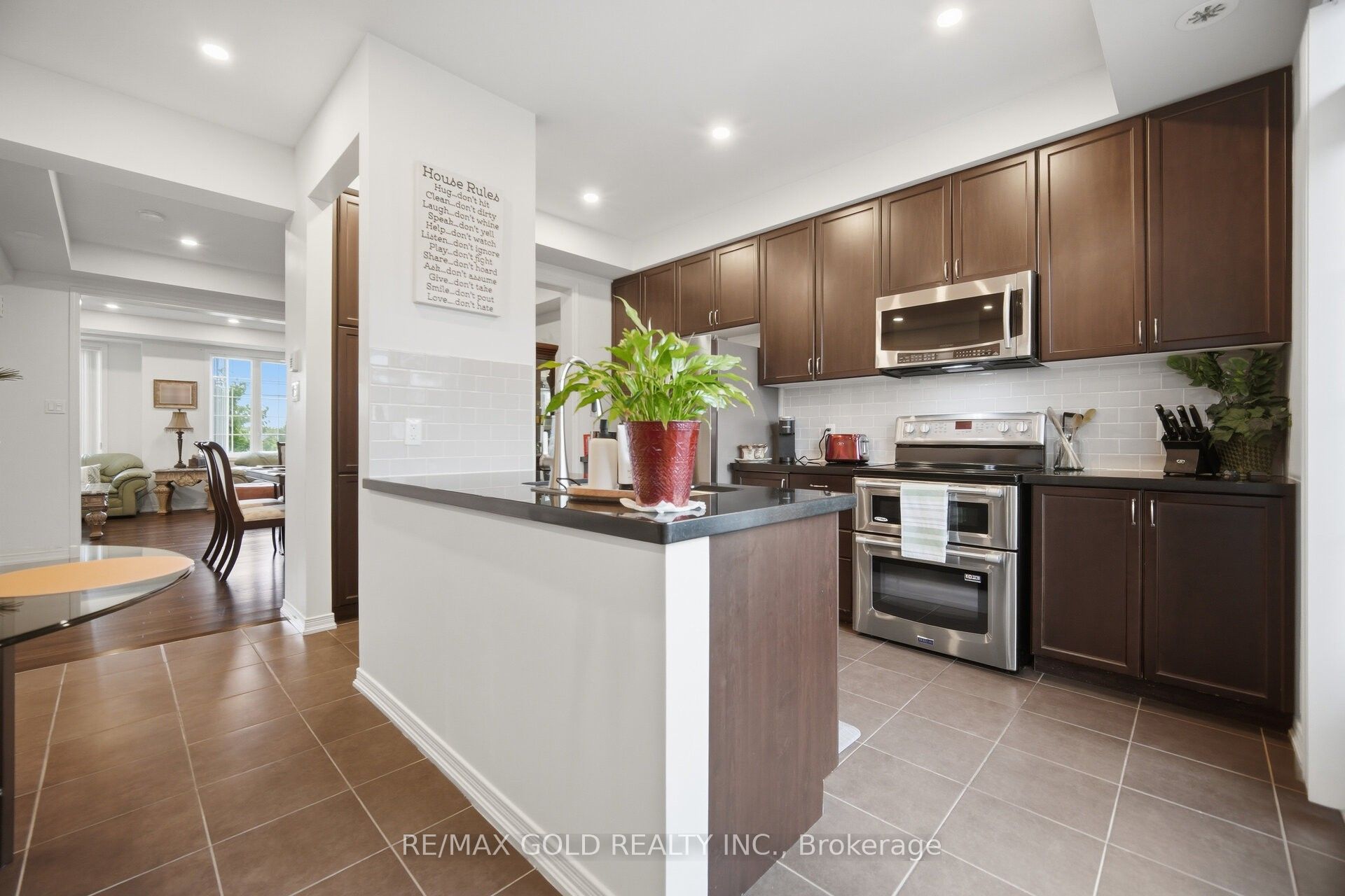 4 Utopia Way Property Photo 9