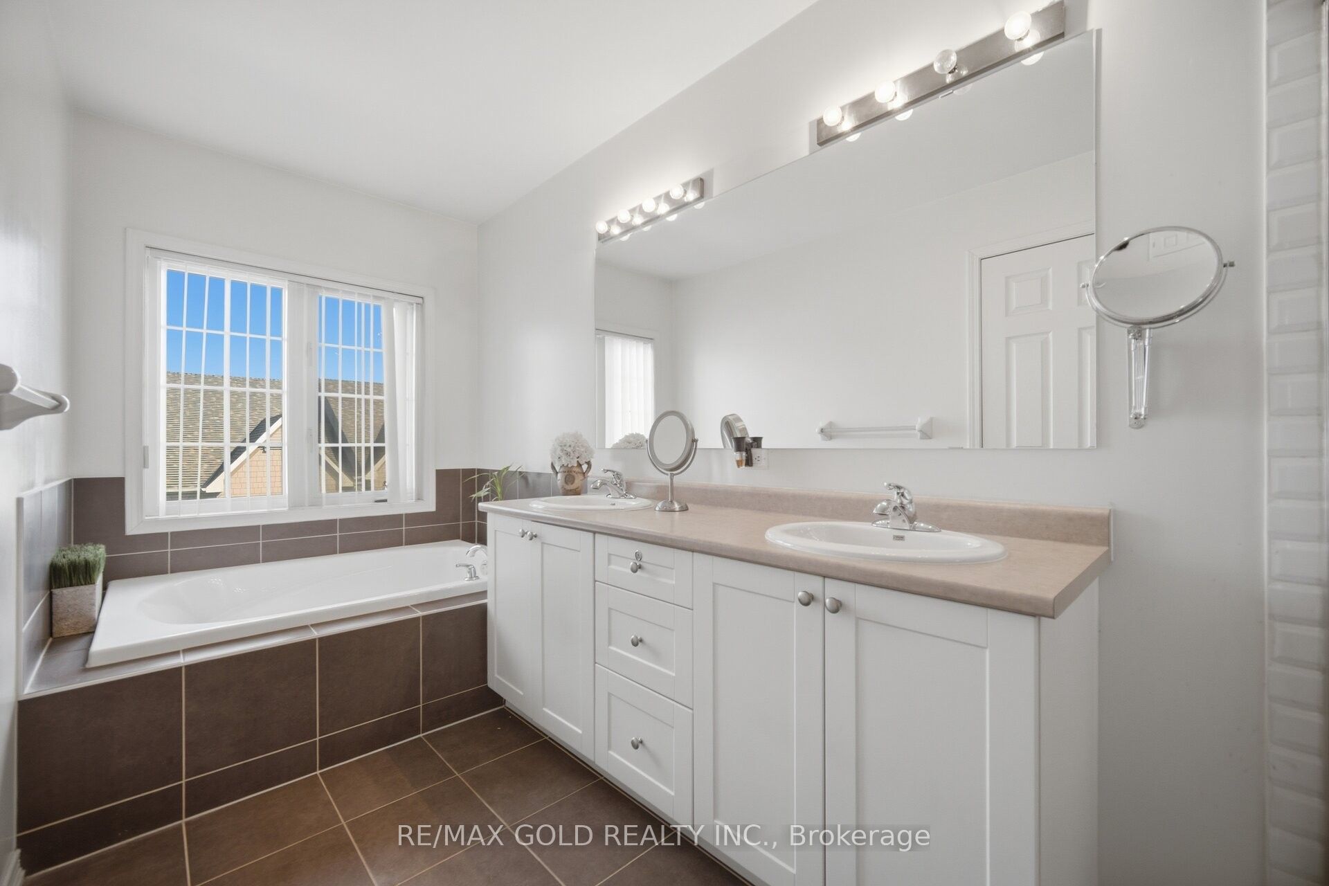 4 Utopia Way Property Photo 18