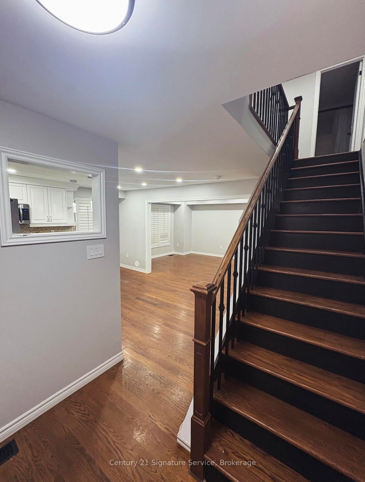 28 Homeland Court Upper Property Photo 2