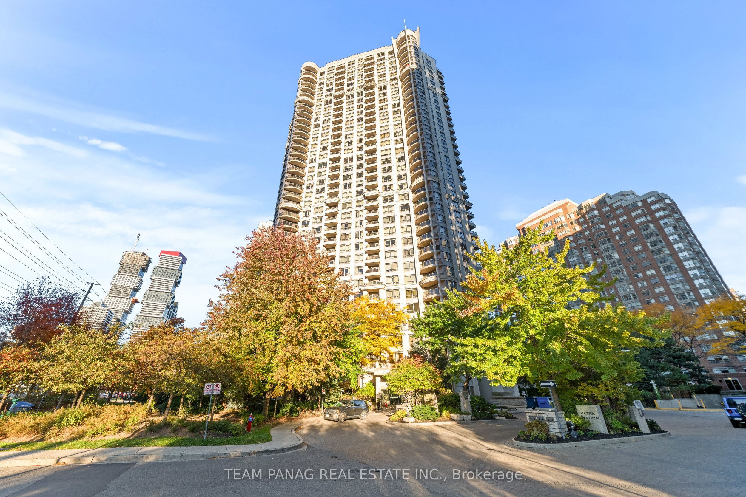 310 Burnhamthorpe Road W 401 Property Photo 1