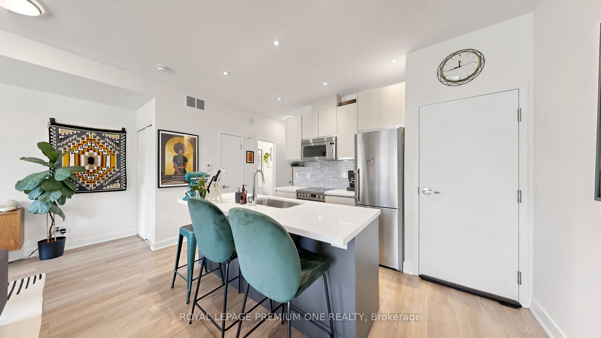 441 Jane Street 203 Property Photo 6