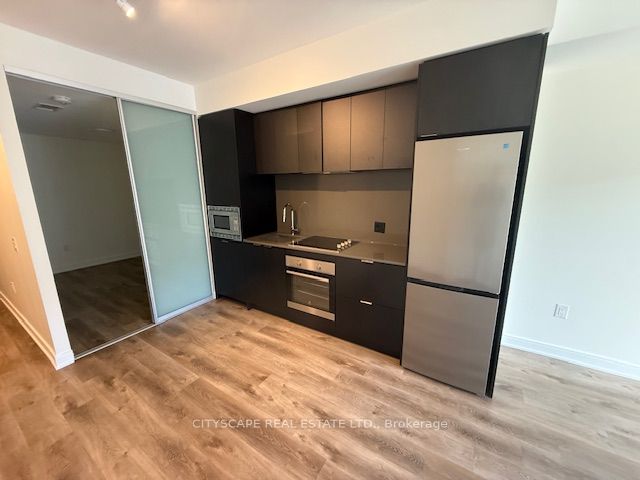 86 Dundas Street E 611 Property Photo 2
