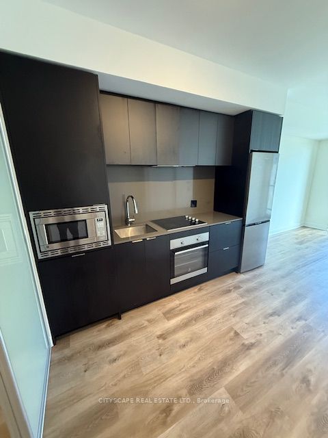 86 Dundas Street E 611 Property Photo 3