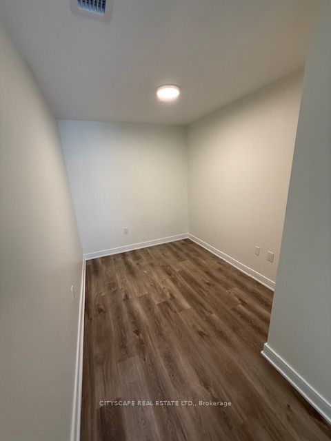 86 Dundas Street E 611 Property Photo 4