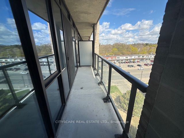 86 Dundas Street E 611 Property Photo 6
