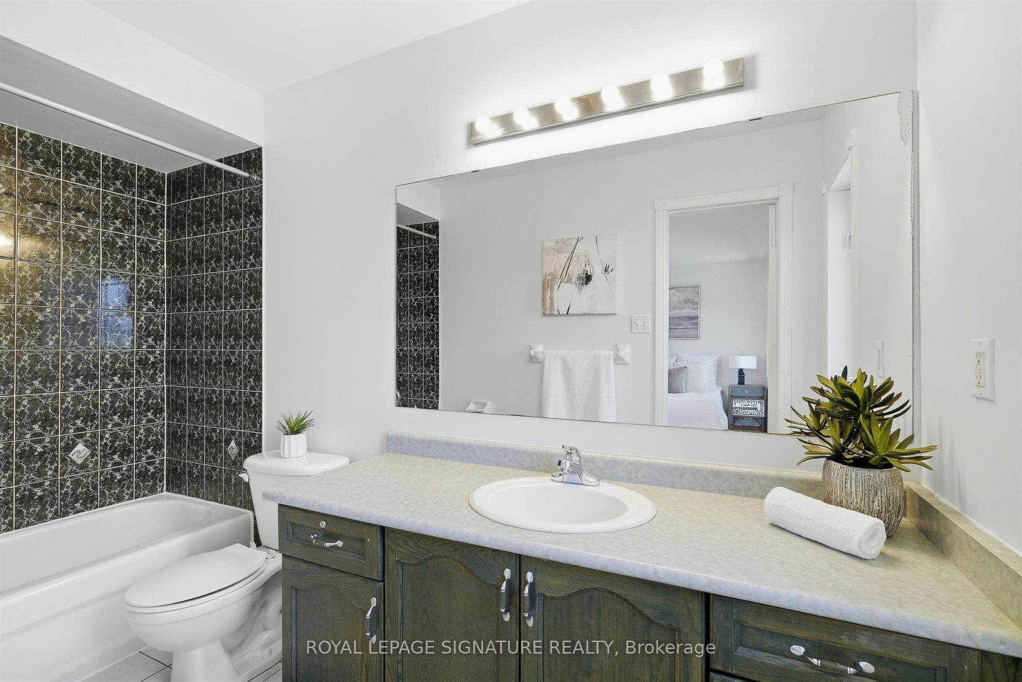 106 Heartleaf Crescent Property Photo 23