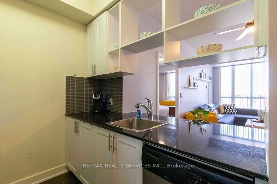 2 Eva Road 325 Property Photo 3