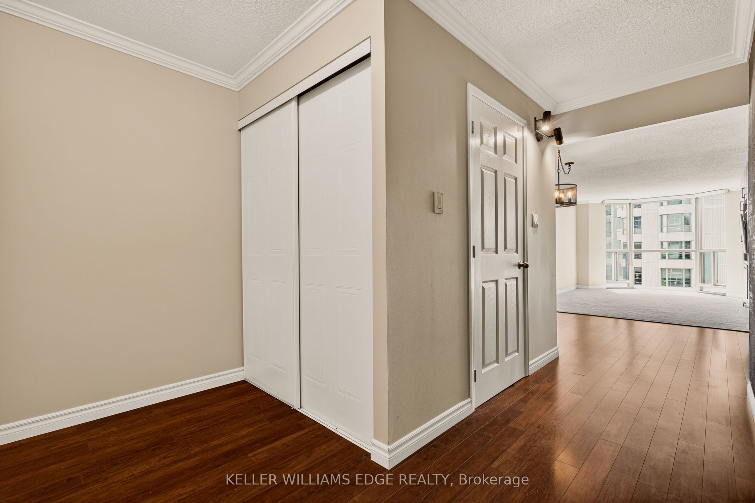 1225 North Shore Boulevard E 510 Property Photo 5
