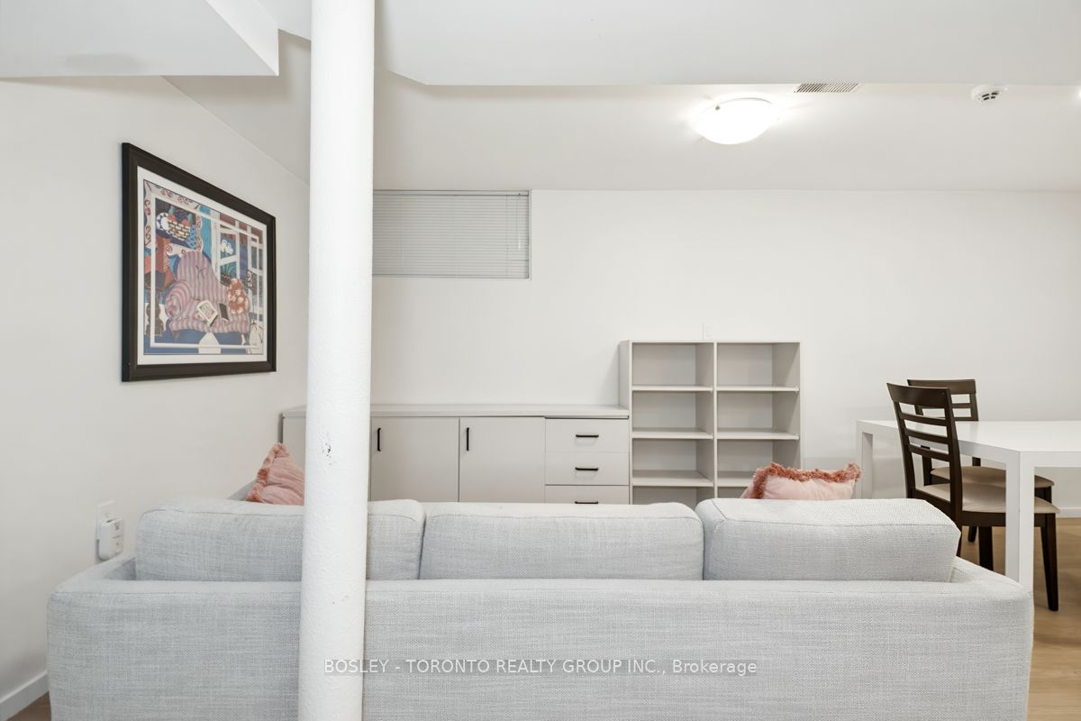 146 Earlscourt Avenue Lower Property Photo 5