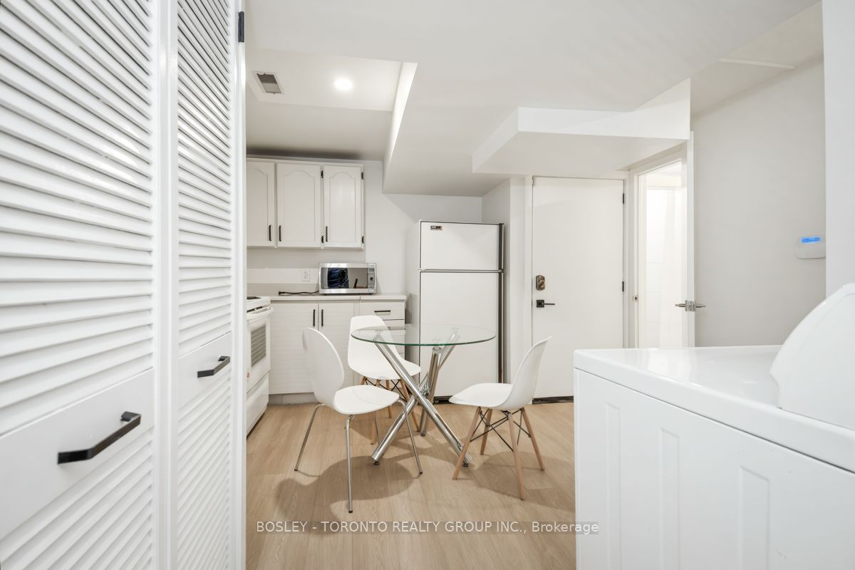 146 Earlscourt Avenue Lower Property Photo 11