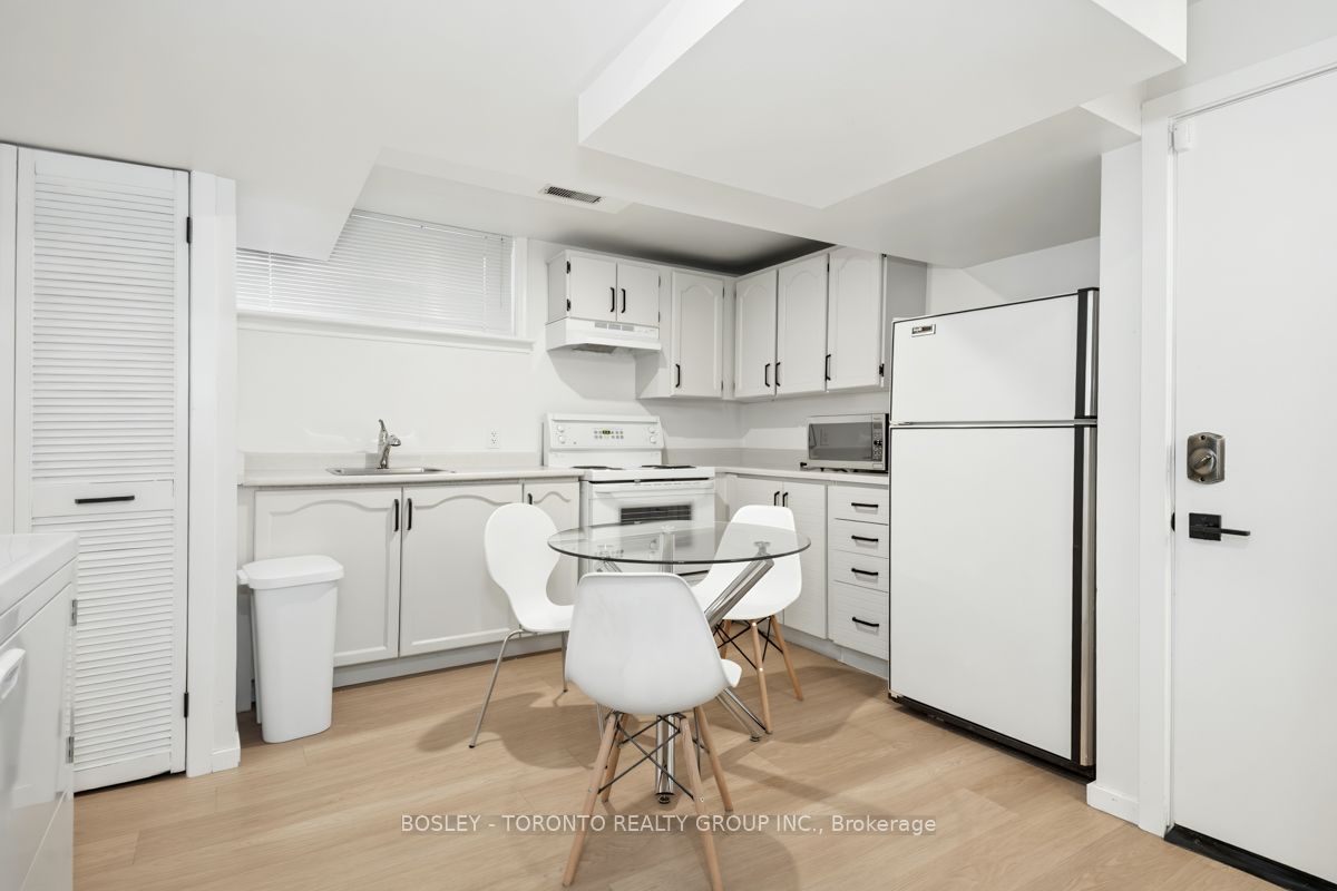 146 Earlscourt Avenue Lower Property Photo 18