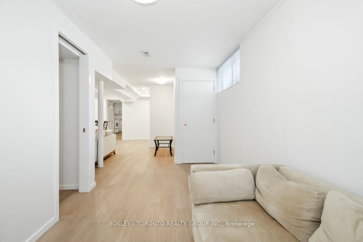 146 Earlscourt Avenue Lower Property Photo 23