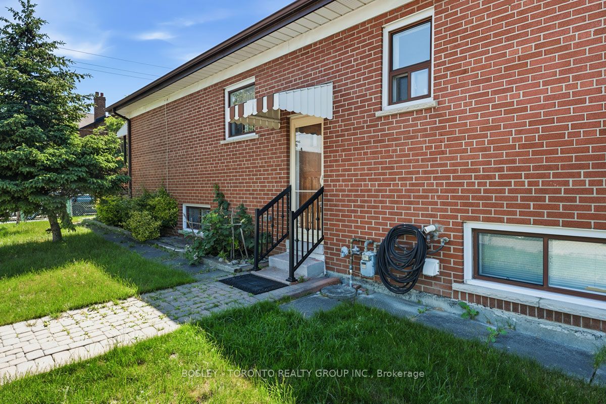 146 Earlscourt Avenue Lower Property Photo 35