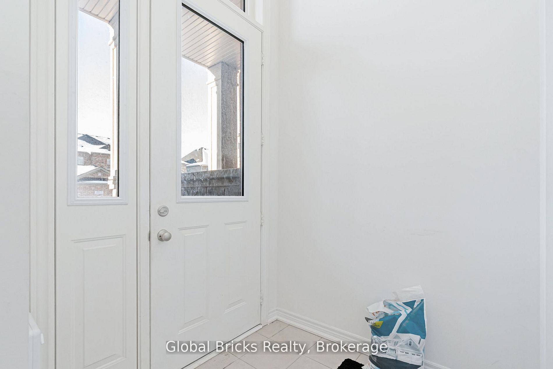 49 Burnhamthorpe Road E Property Photo 15
