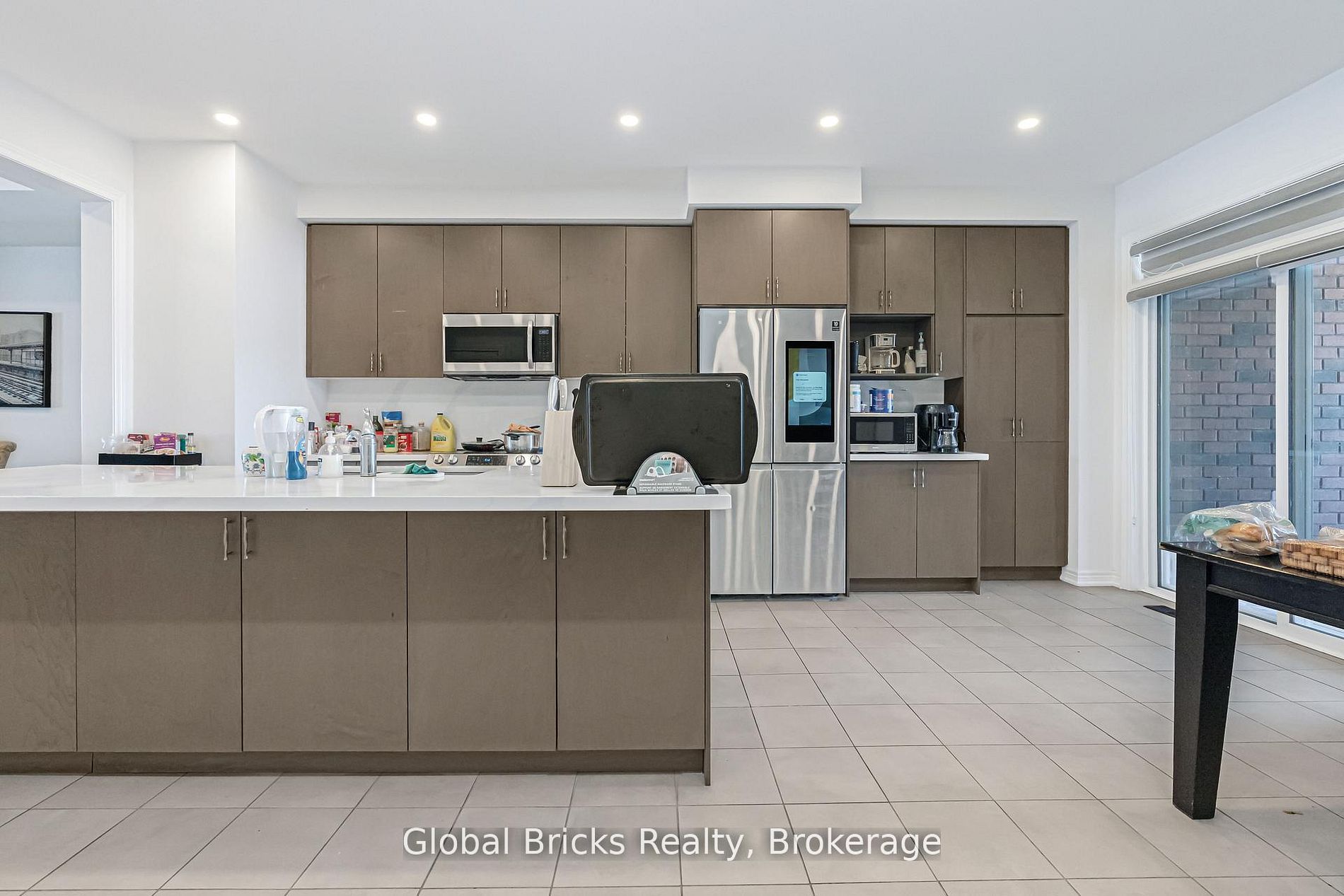 49 Burnhamthorpe Road E Property Photo 19