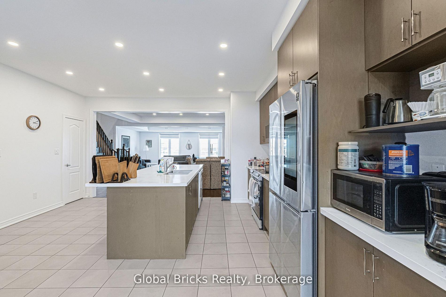 49 Burnhamthorpe Road E Property Photo 20